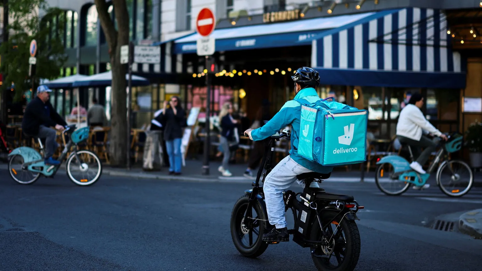 Rider: in Francia accuse per tratta