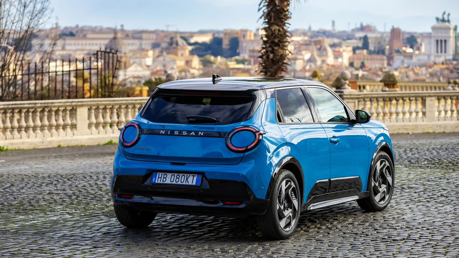 La Micra è tornata: simpatica e scattante, risponde a tre domande