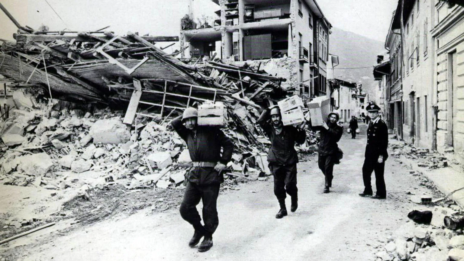 La scossa, i morti, i volontari, la ricostruzione: il Friuli ricorda il terremoto 50 anni dopo