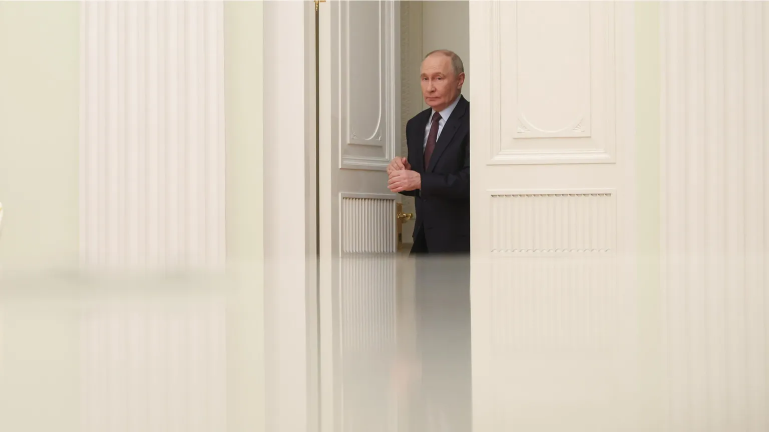 Putin vara la mini-tregua, Zelensky: «Cinica e disonesta»