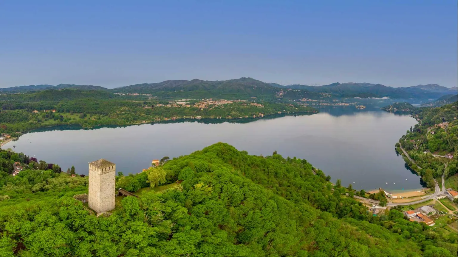 Apre la Torre di Buccione, ecco il Lago d'Orta come non l'avete mai visto