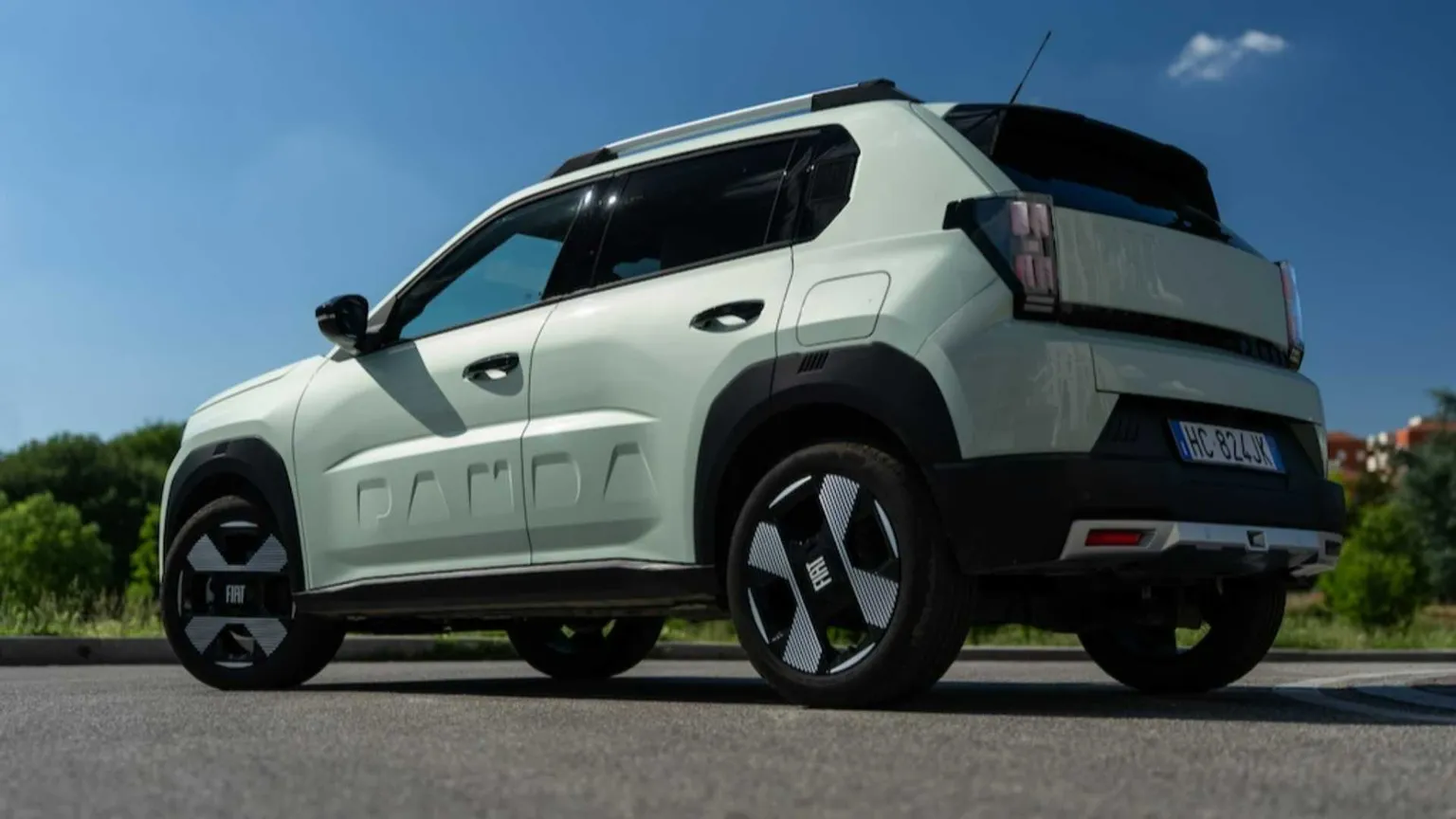 Fiat Grande Panda Turbo 100: torna il benzina manuale che piace al mercato reale
