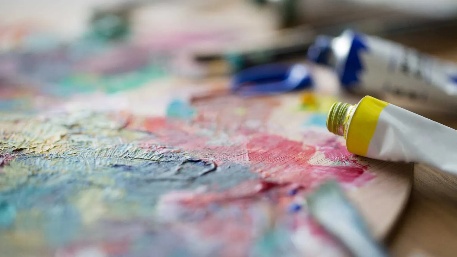 Il genio creativo come resistenza all’algoritmo. L’arte ci salverà
