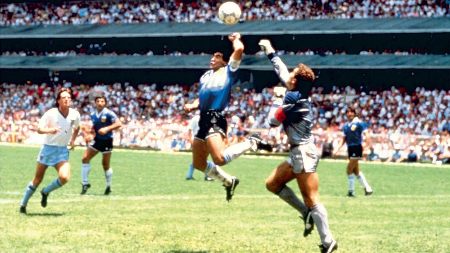 Sta per iniziare il Mondiale di un calcio in cui i tifosi sono diventati clienti