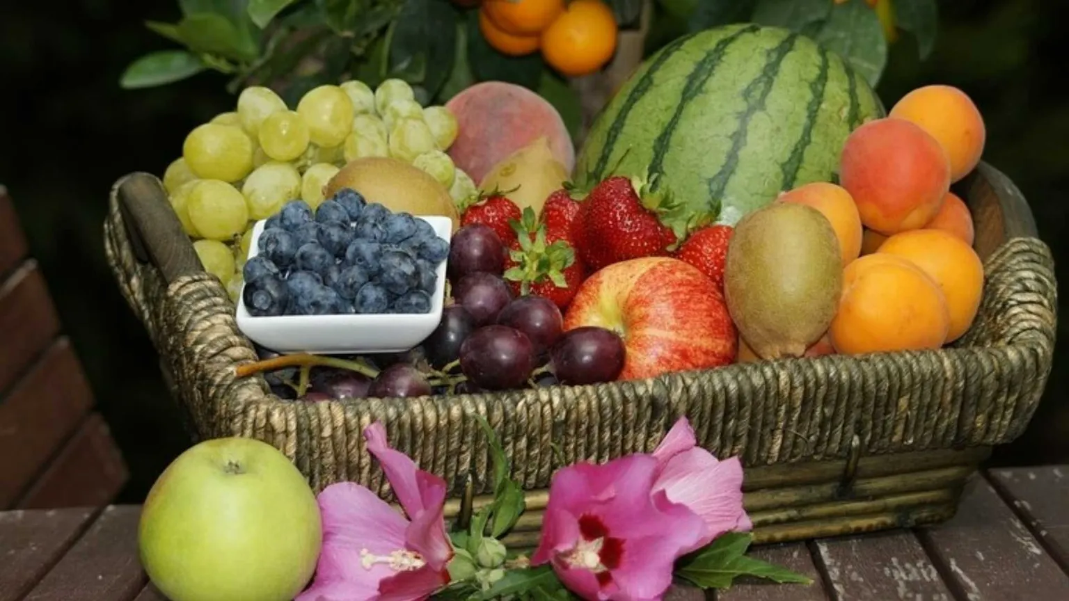 Il cesto delle fatiche dolci: la sinfonia d’estate delle giovani famiglie