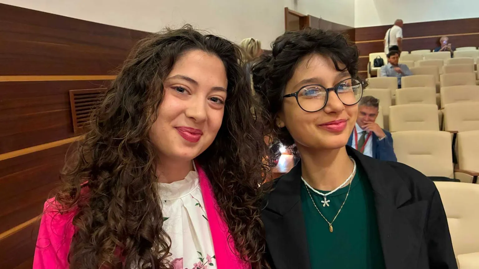 Michelle Arcangeli (21 anni) e Giorgia Spada (17) al convegno per i 50 anni della Scuola in Ospedale