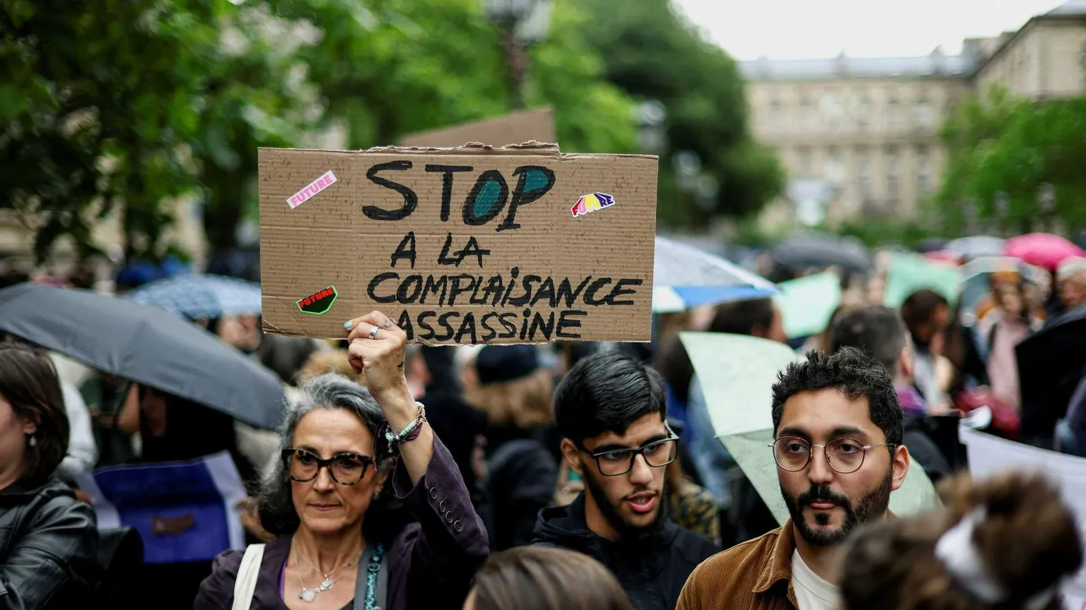 Un momento della manifestazione a Parigi per Lyhanna