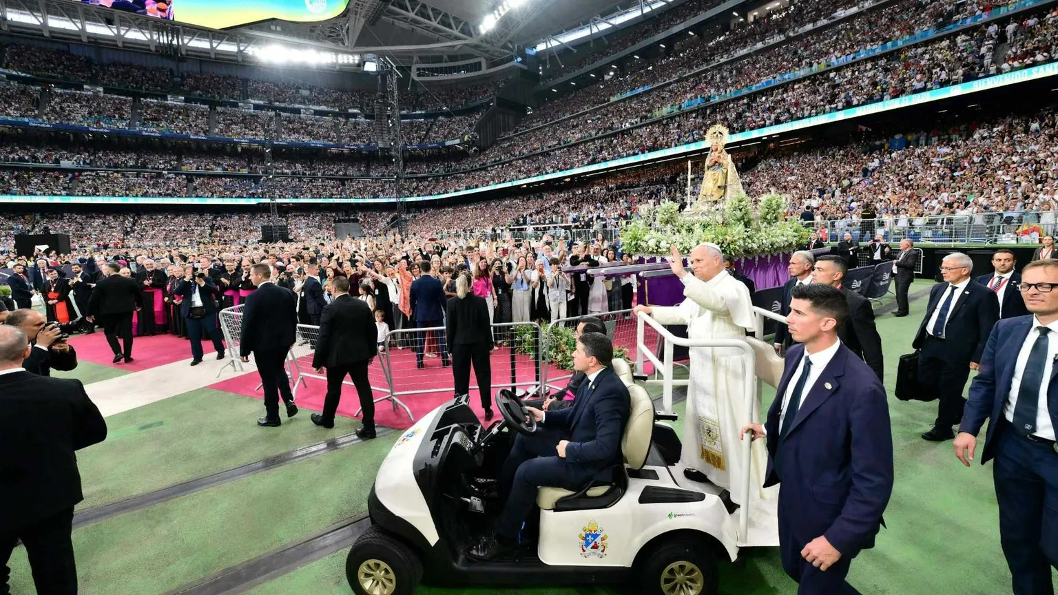 Il Papa “conquista” la Spagna: siate costruttori di comunione, fraternità e concordia