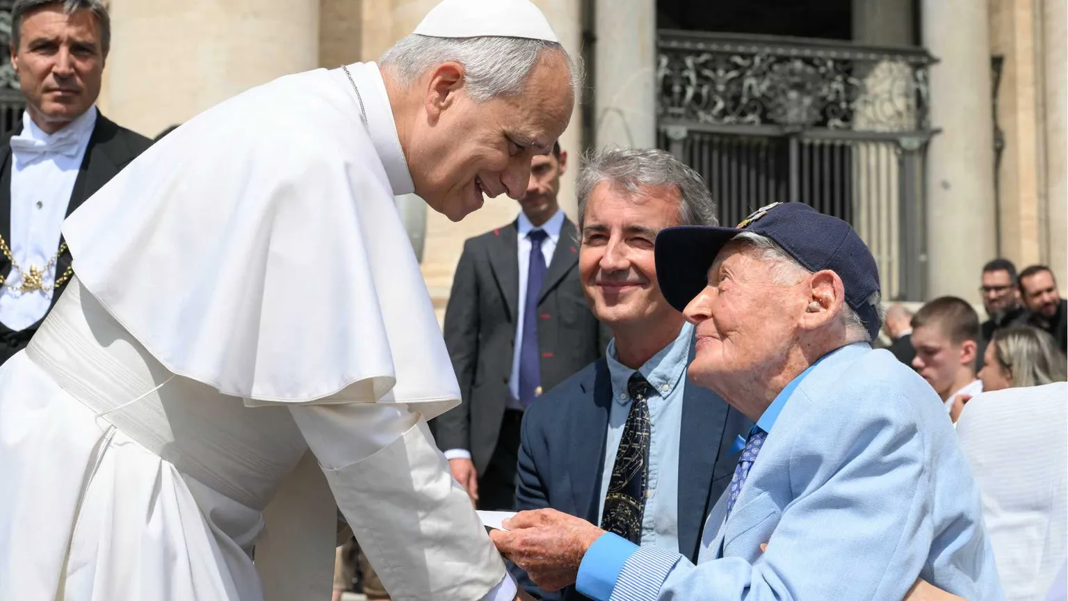 Leone XIV: «Vi spiego perché non dovete lasciare soli i nonni e gli anziani»