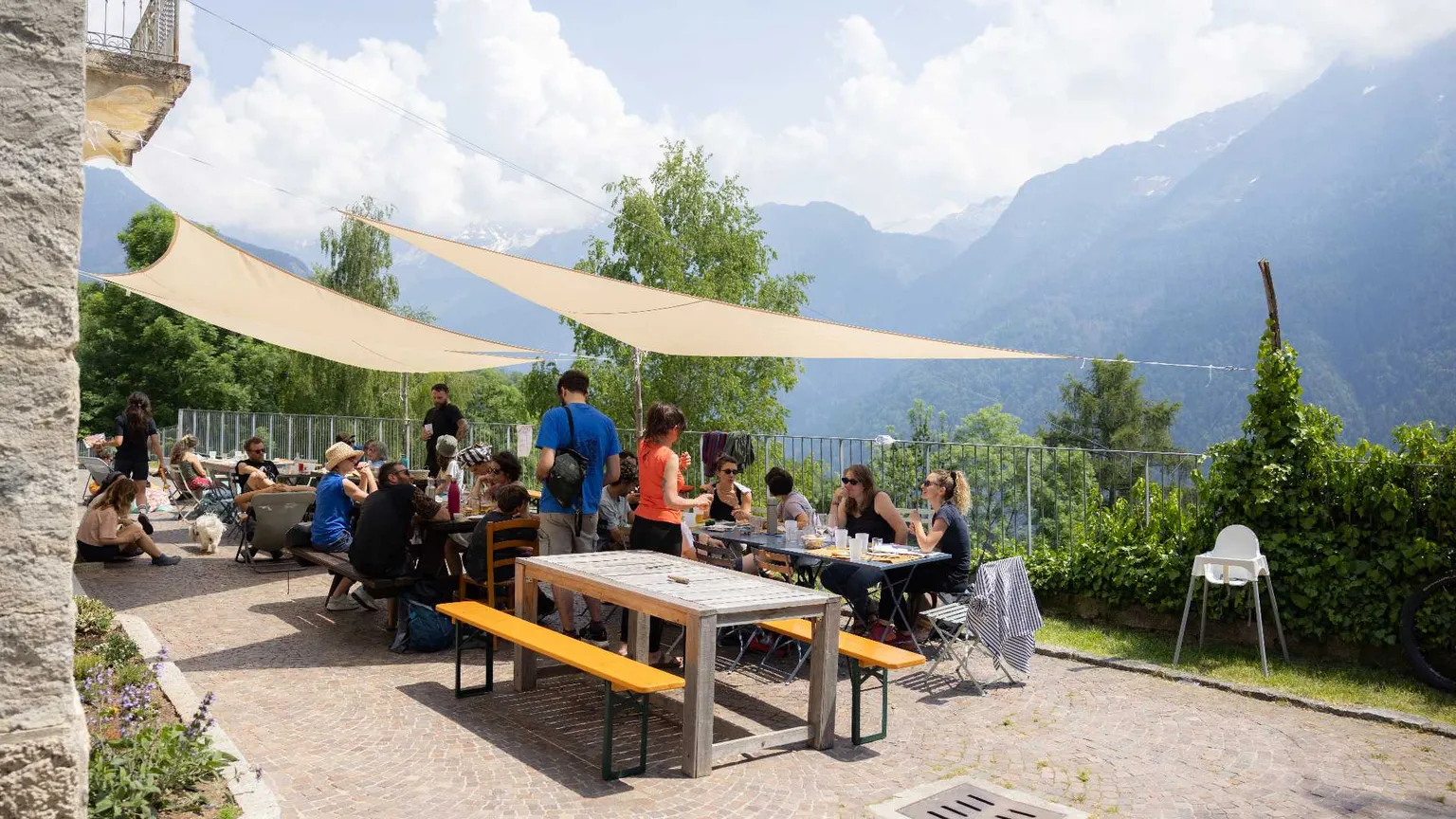 Turismo alternativo, cibo e storia locale: così i rifugi “sociali” rilanciano la montagna