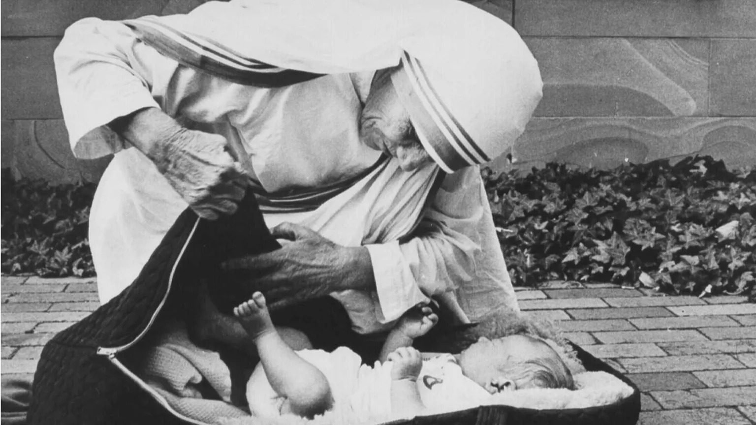 Madre Teresa e Carlo Casini, gli amici per la vita sempre “schierati”