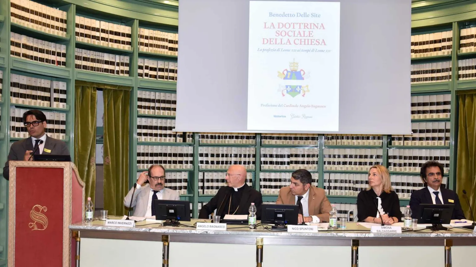 Un momento della presentazione del volume nella sala degli Atti parlamentari della Biblioteca del Senato