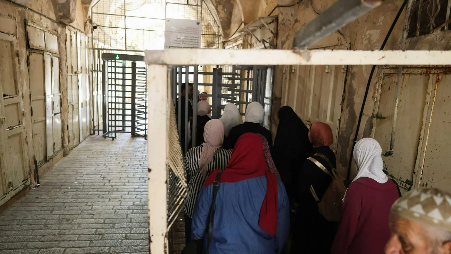 Cisgiordania, altre due moschee date alle fiamme. «Così i coloni spargono terrore»