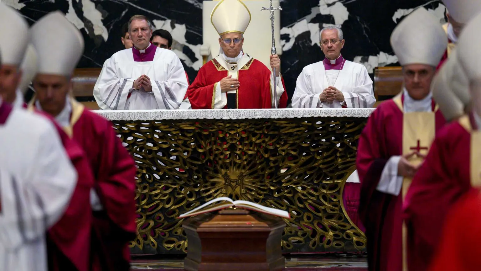 L'eredità spirituale, l'omaggio dei vescovi, le parole del Papa: l'addio a Ruini