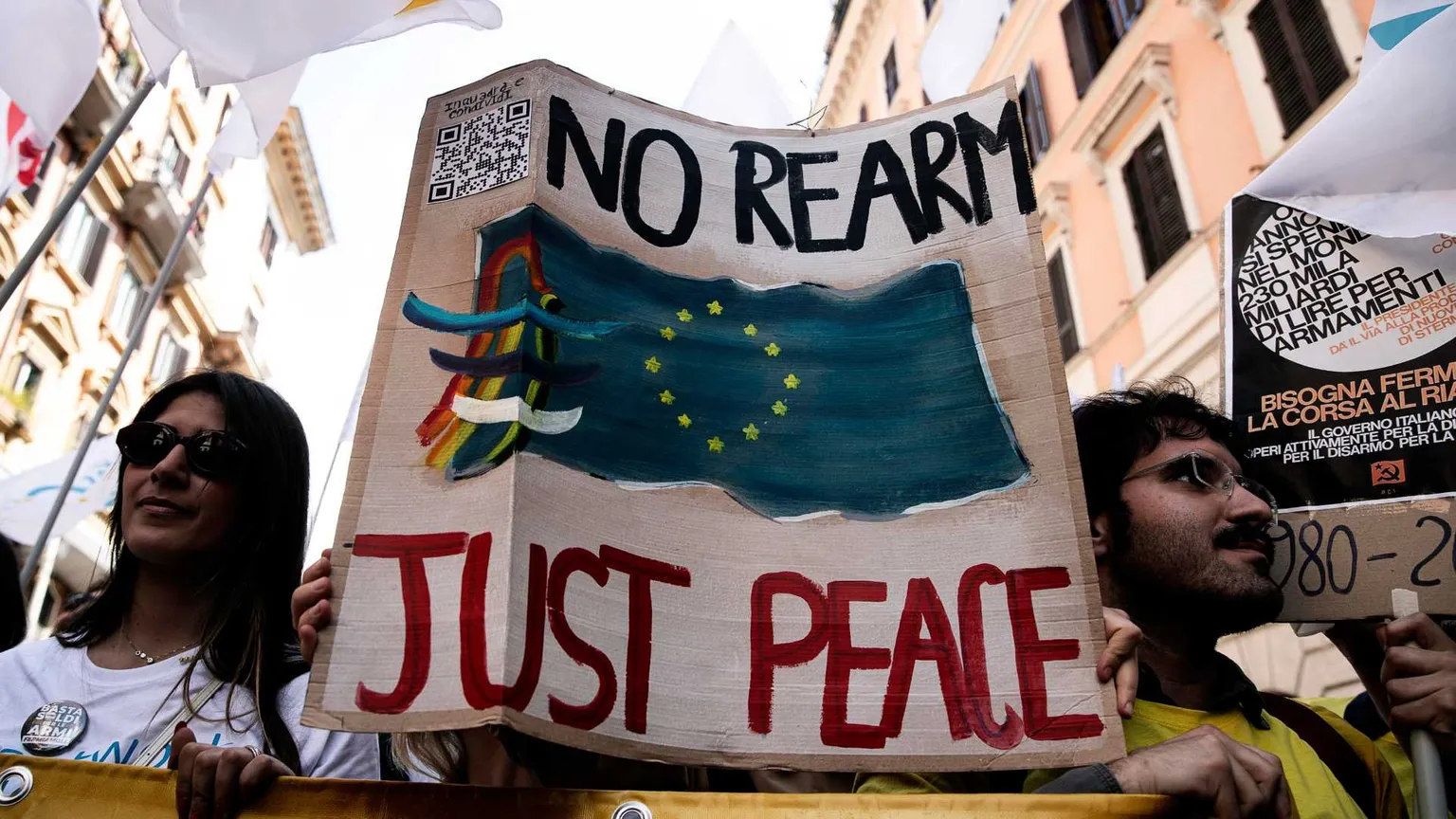 «No alla riforma della Difesa, ci porta verso la warfare society»
