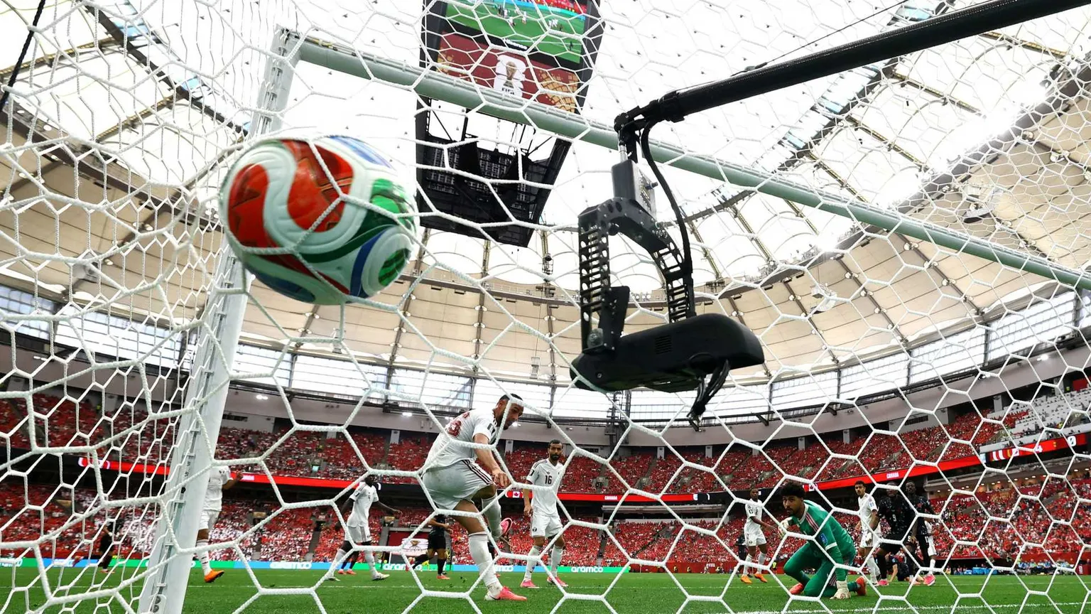 Tracciamento ottico, tablet, palloni coi sensori: ai Mondiali l'Intelligenza artificiale sta cambiando il calcio