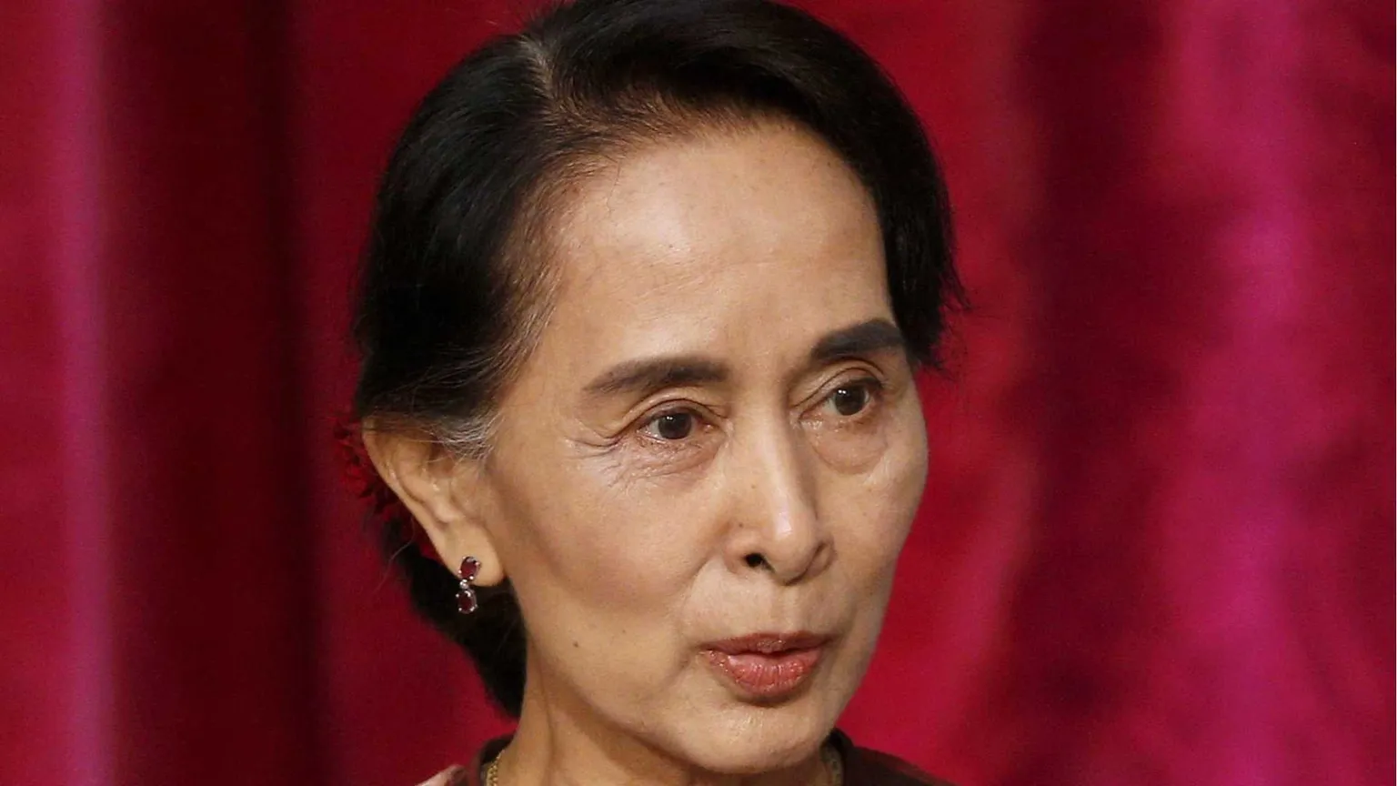Aung San Suu Kyi ha compiuto 81 anni: nessuno sa più dove sia né il suo stato di salute