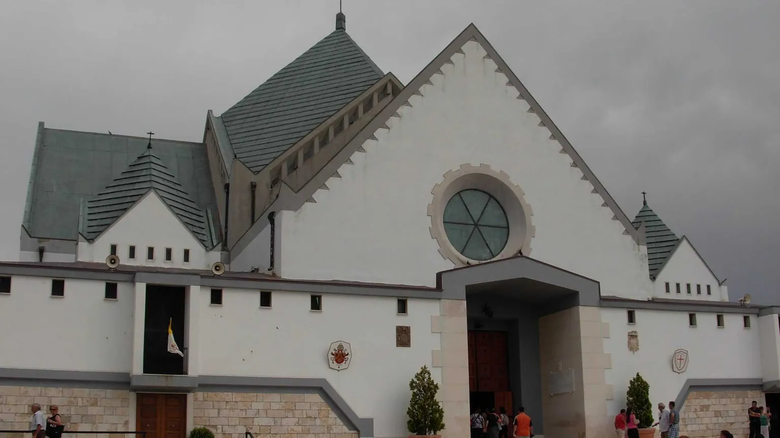 La storia di Borgo Incoronata, salvato dall'alluvione grazie al suo santuario
