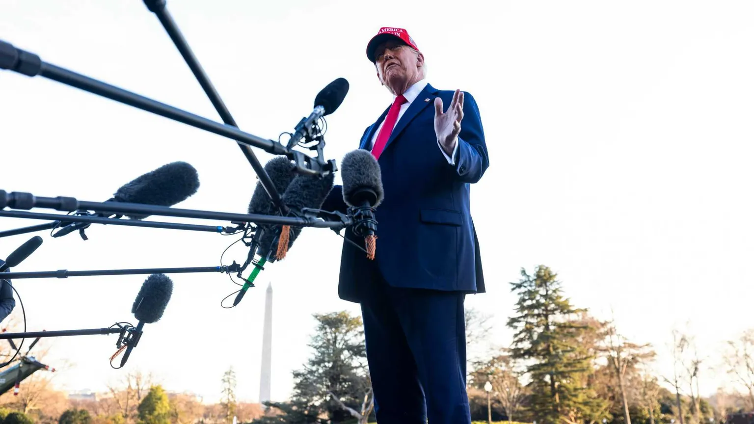 Trump e la "teoria del pazzo": se non sanno cosa farai, saranno costretti a temerti