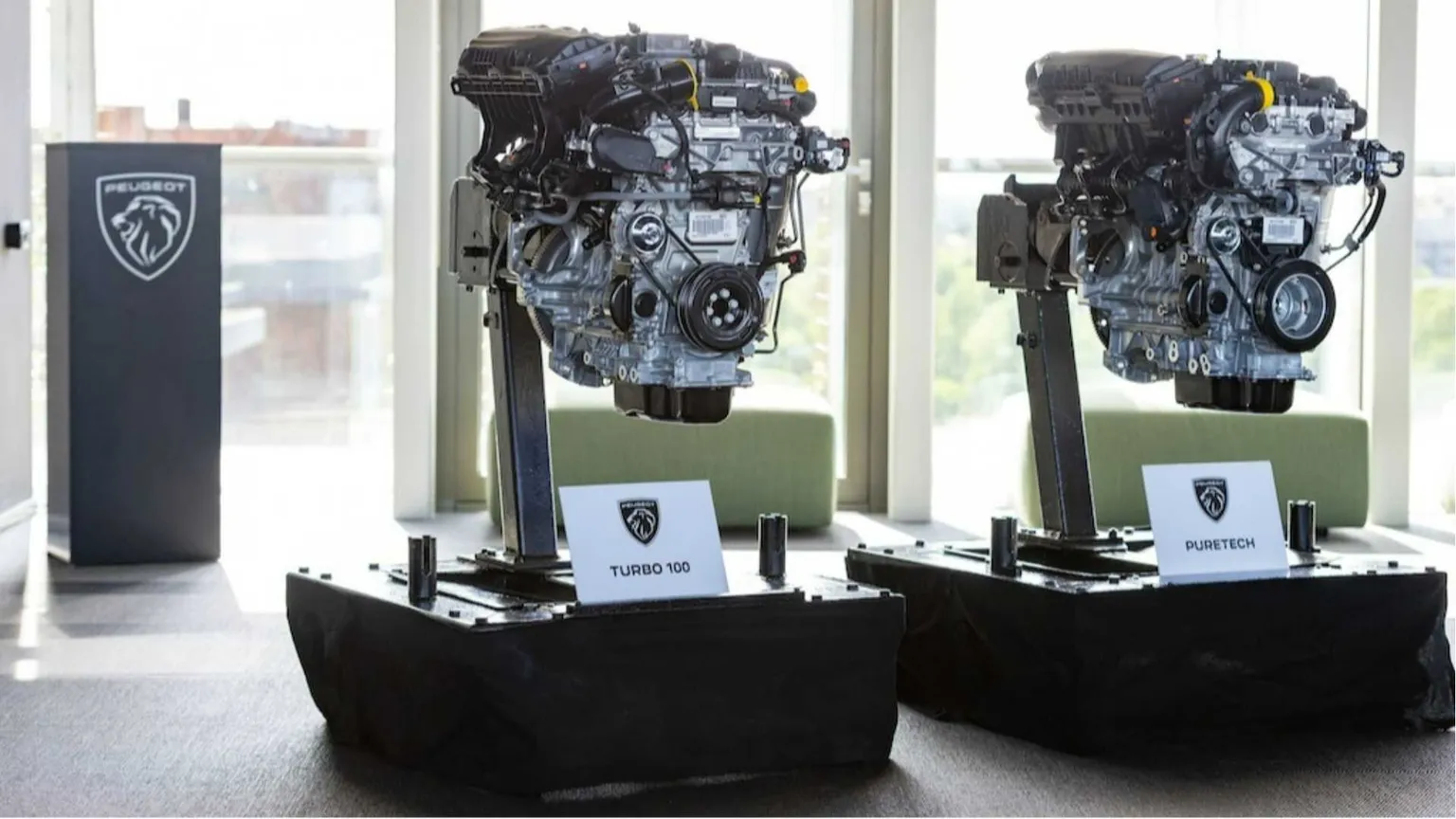 Peugeot archivia il PureTech: il nuovo Turbo 100 sfida l’era dell’elettrico