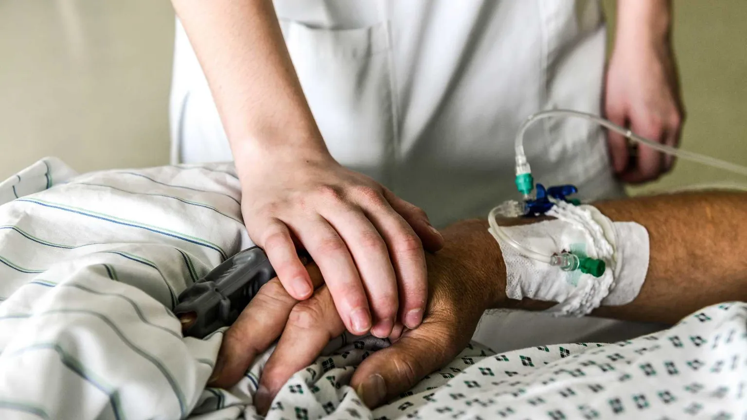 Il suicidio assistito e la vta di ciascuno di noi: ciò che conta è la cura e la relazione
