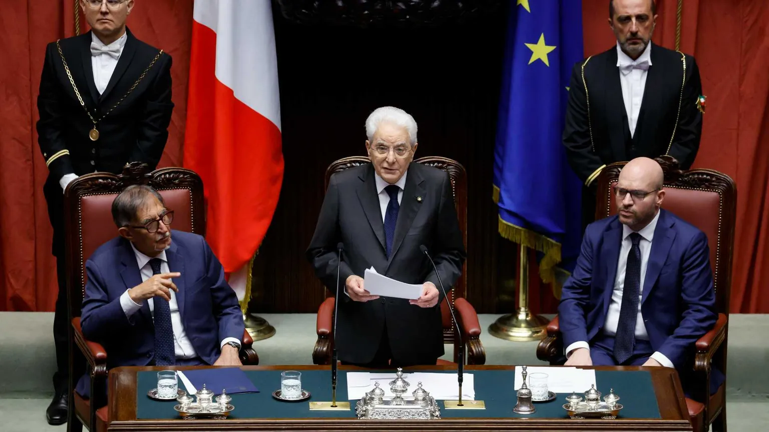 Mattarella: «Costituzione solenne patto di amicizia e fraternità  di tutto il popolo italiano»