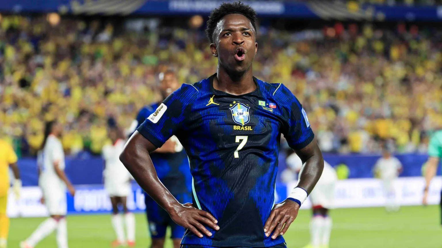 Mondiali, il Brasile in blu: la maglia ispirata alla Madonna