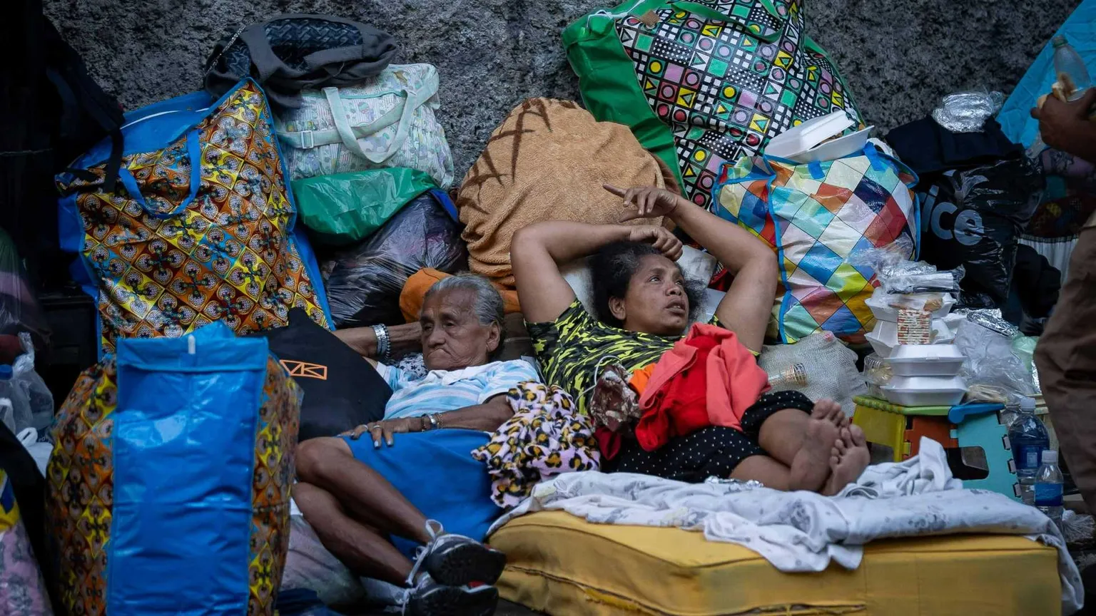 Nel Venezuela in ginocchio non si riescono nemmeno a seppellire le vittime del terremoto