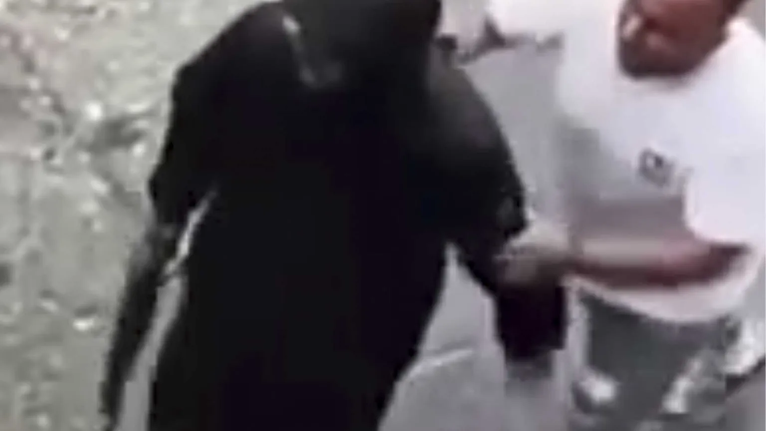 Napoli ostaggio di una camorra “sbriciolata”:
violenza e paura nei vicoli, lo Stato risponda