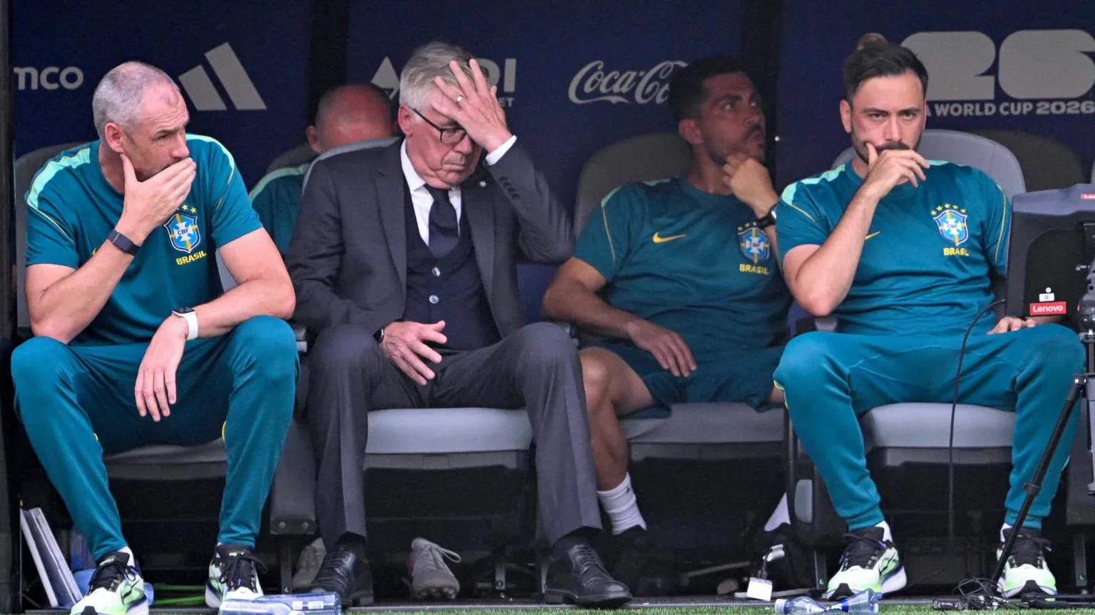Doppio passo brasiliano. Carlo Ancelotti, da idolo delle favelas a capro espiatorio