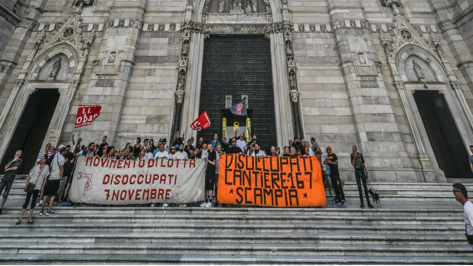 Il vescovo di Napoli si schiera contro la beffa dello stop dei tirocini: «Una ferita»