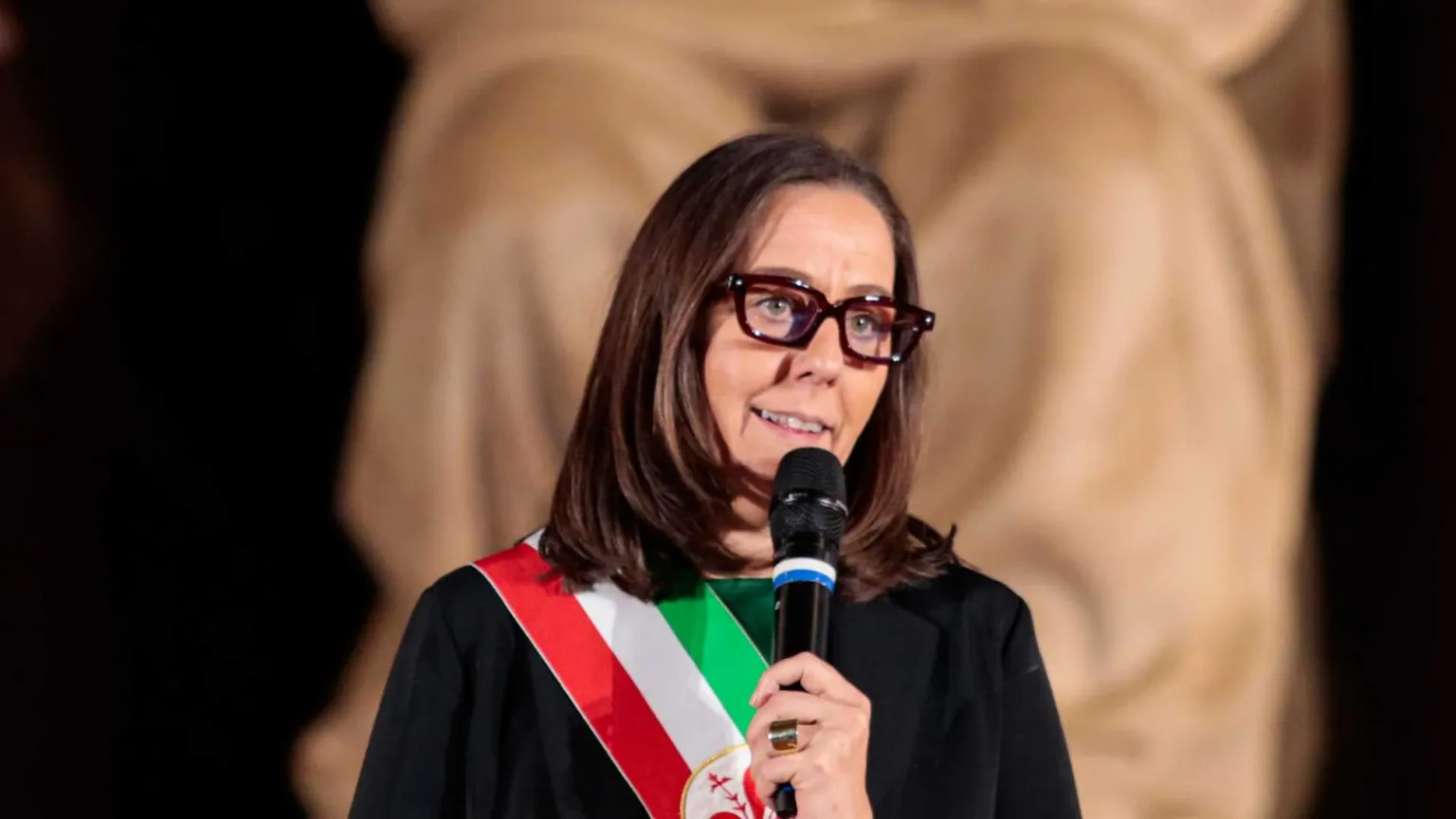 Il sindaco più amato? Per la prima volta una donna (è Sara Funaro)