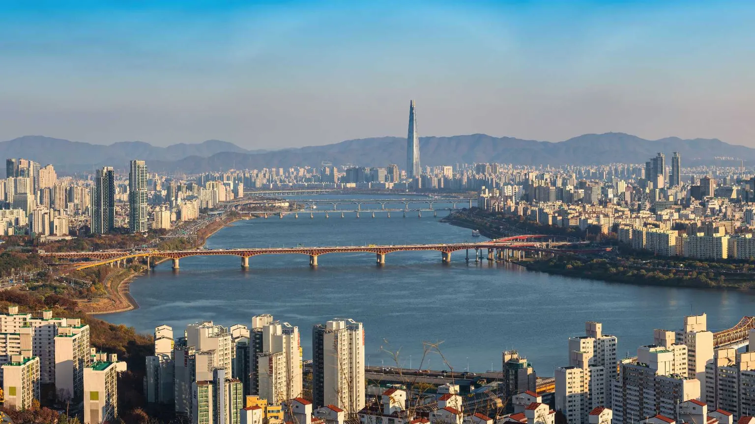 Panorama
di Seul, attraversata
dal fiume Han. La capitale della Corea del Sud ospiterà la Gmg 2027 / Alamy