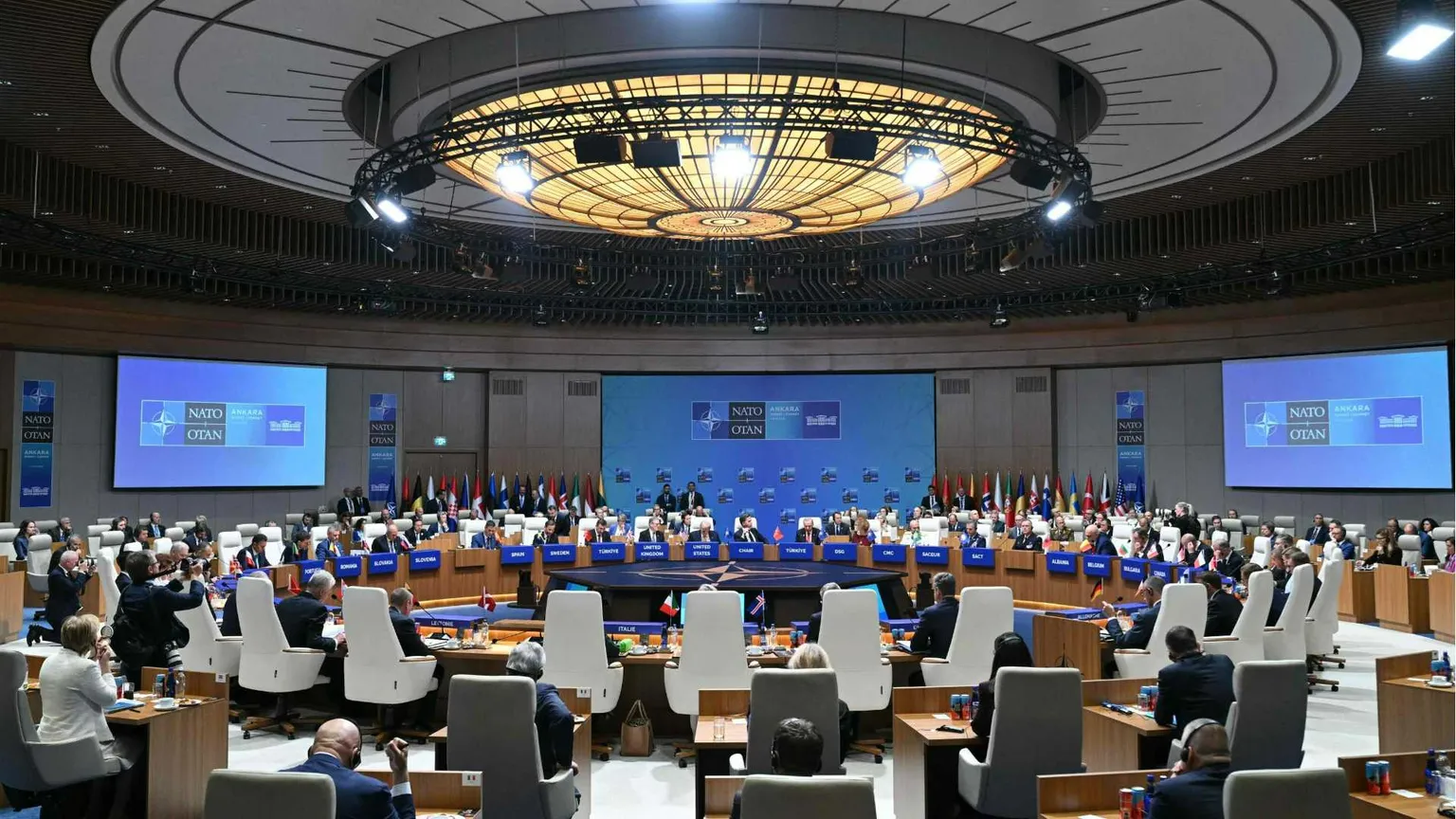 I miliardi per il riarmo, i nemici da cui difendersi, l'atomica: cosa ha scritto la Nato nel documento finale di Ankara