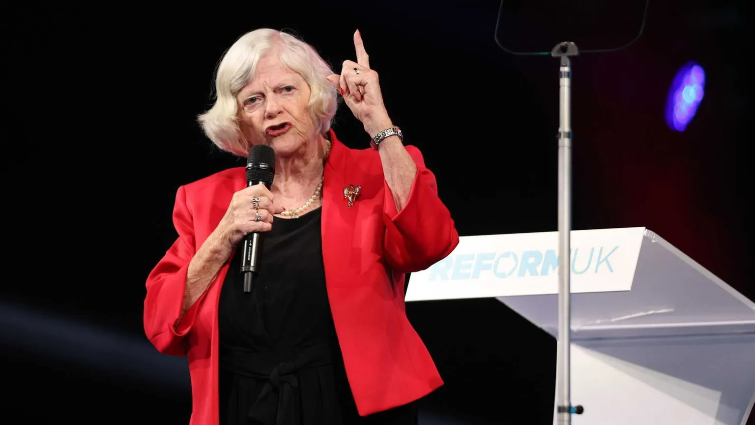Intransigente pro-life, una vita controcorrente: l’assassinio di Ann Widdecombe scuote l’Inghilterra