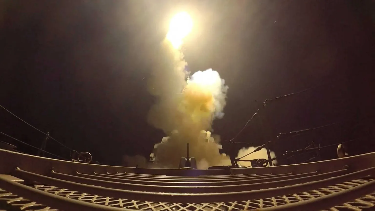 Iran-Usa, raid e rappresaglie nella seconda notte di attacchi