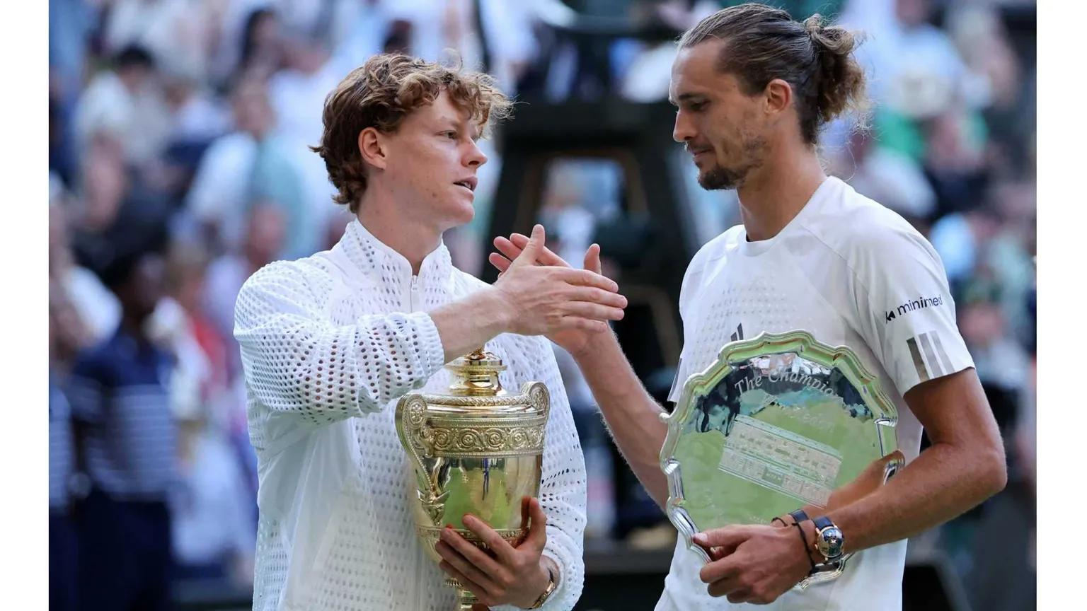 Sinner conquista Wimbledon (ma sull'erba Federer resta il Re)