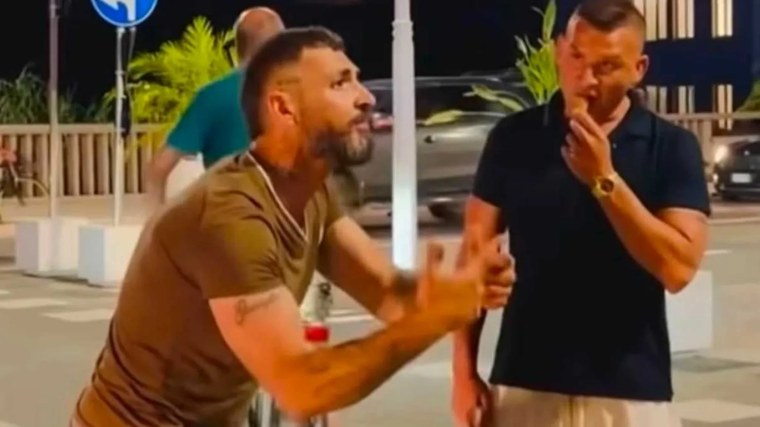L'Italia dei “like” a Giuseppe Barboni, il manager giustiziere che ha pestato un migrante in strada