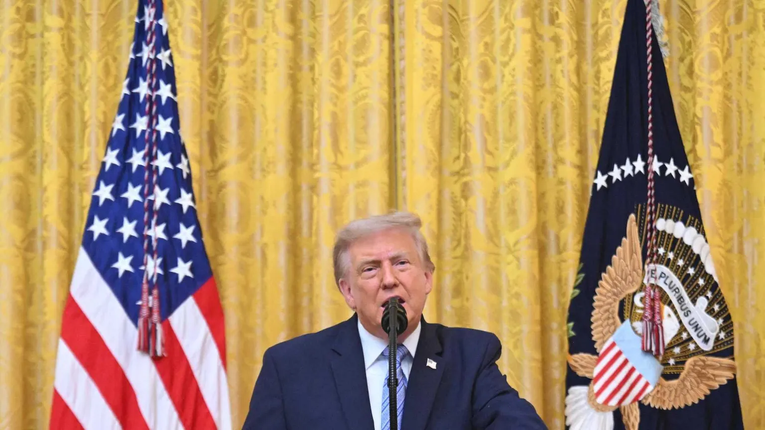 Trump accusa la Cina di brogli: «Vogliono rubarci le elezioni, il nostro sistema è vulnerabile»