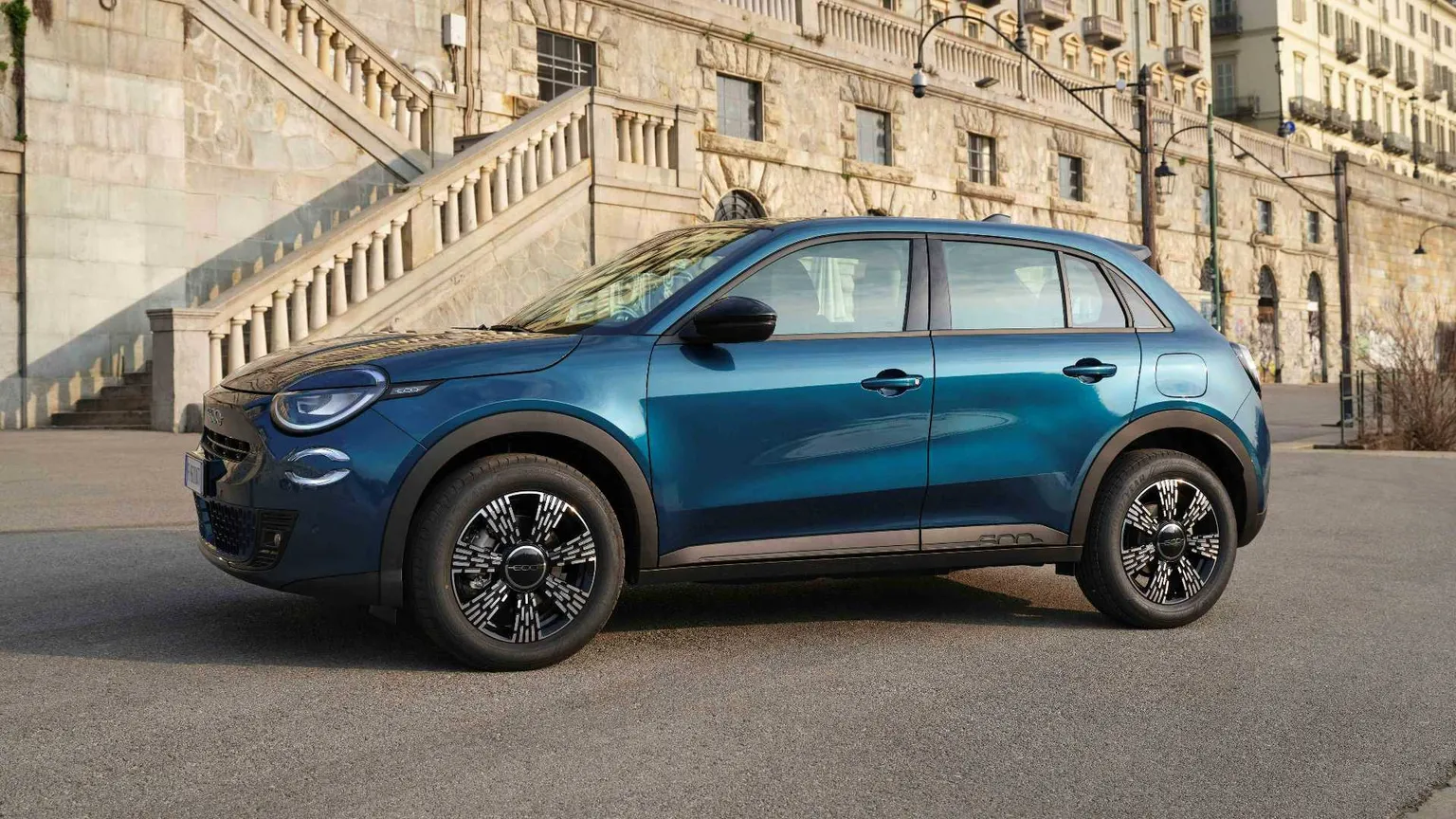 Razionale e accessibile: Fiat ripropone la 600 "tradizionale"