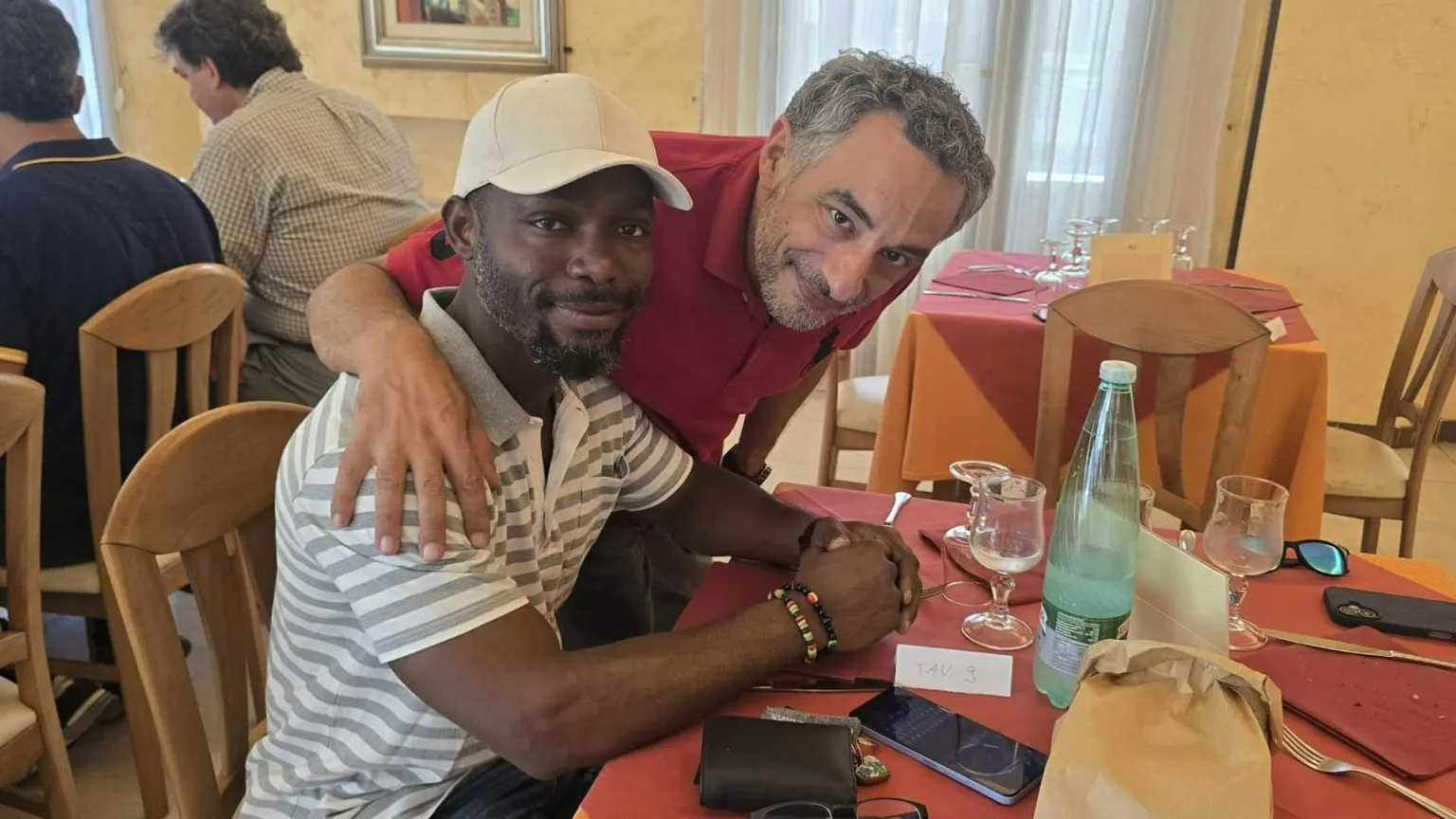 Il ristorante apre in un Centro di accoglienza migranti: l'esperimento degli Altipiani di Arcinazzo