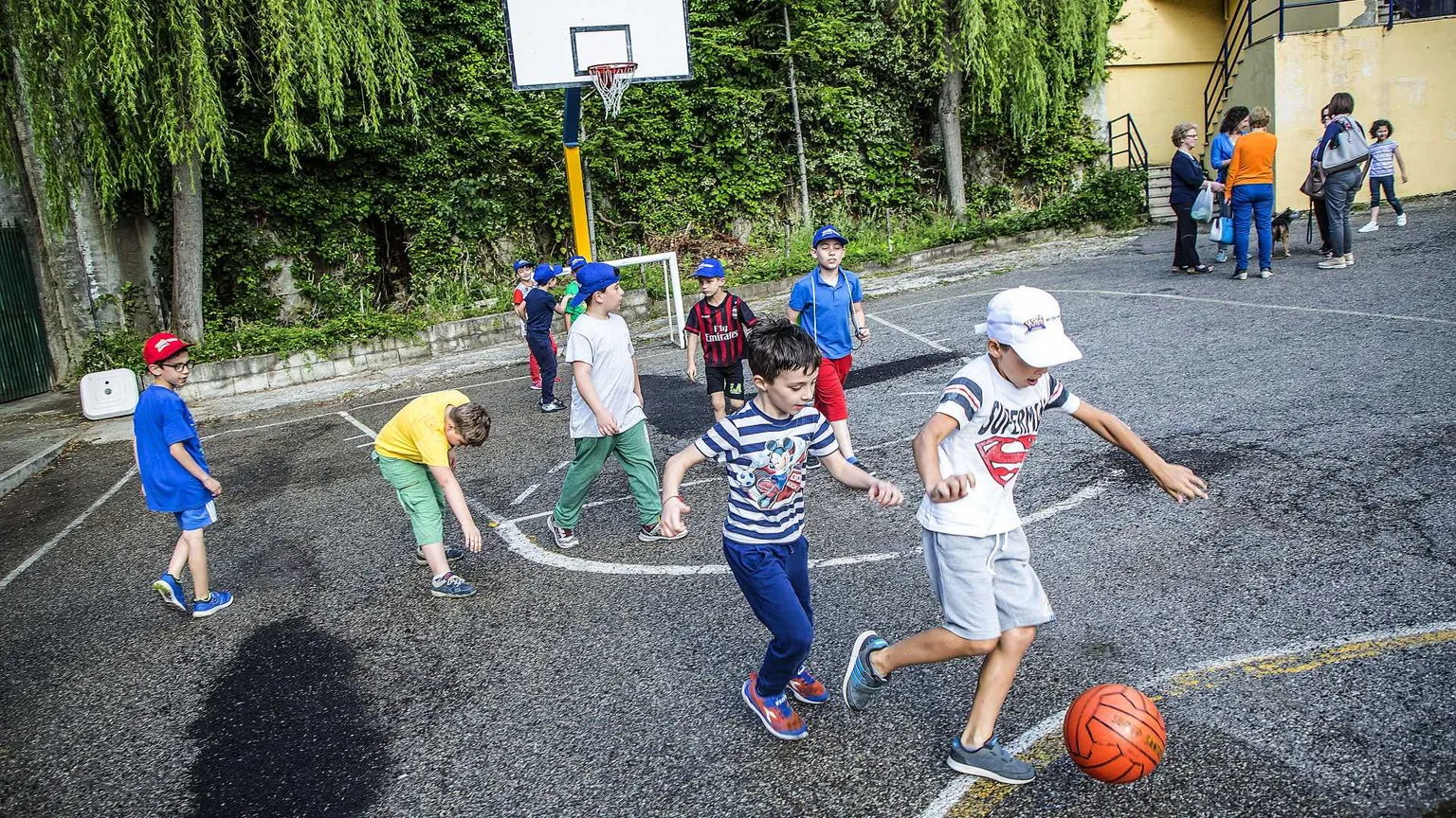 L’attività di un centro estivo in parrocchia. Il Parlamento ha riconosciuto il valore educativo di queste iniziative / SICILIANI