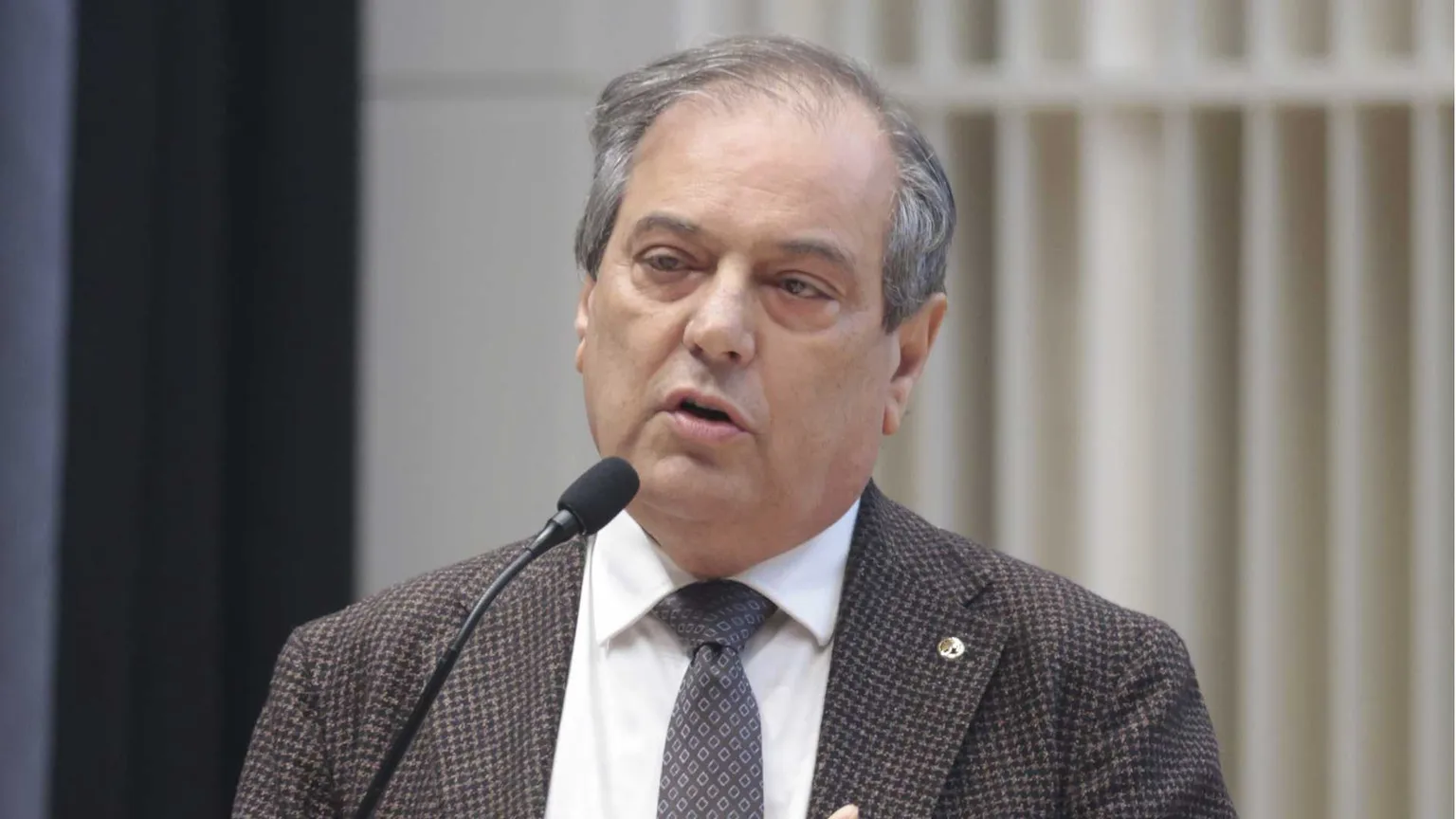 «Gravi violazioni dai medici anti-vaccini. Reintegrarli? Basta aspettare»