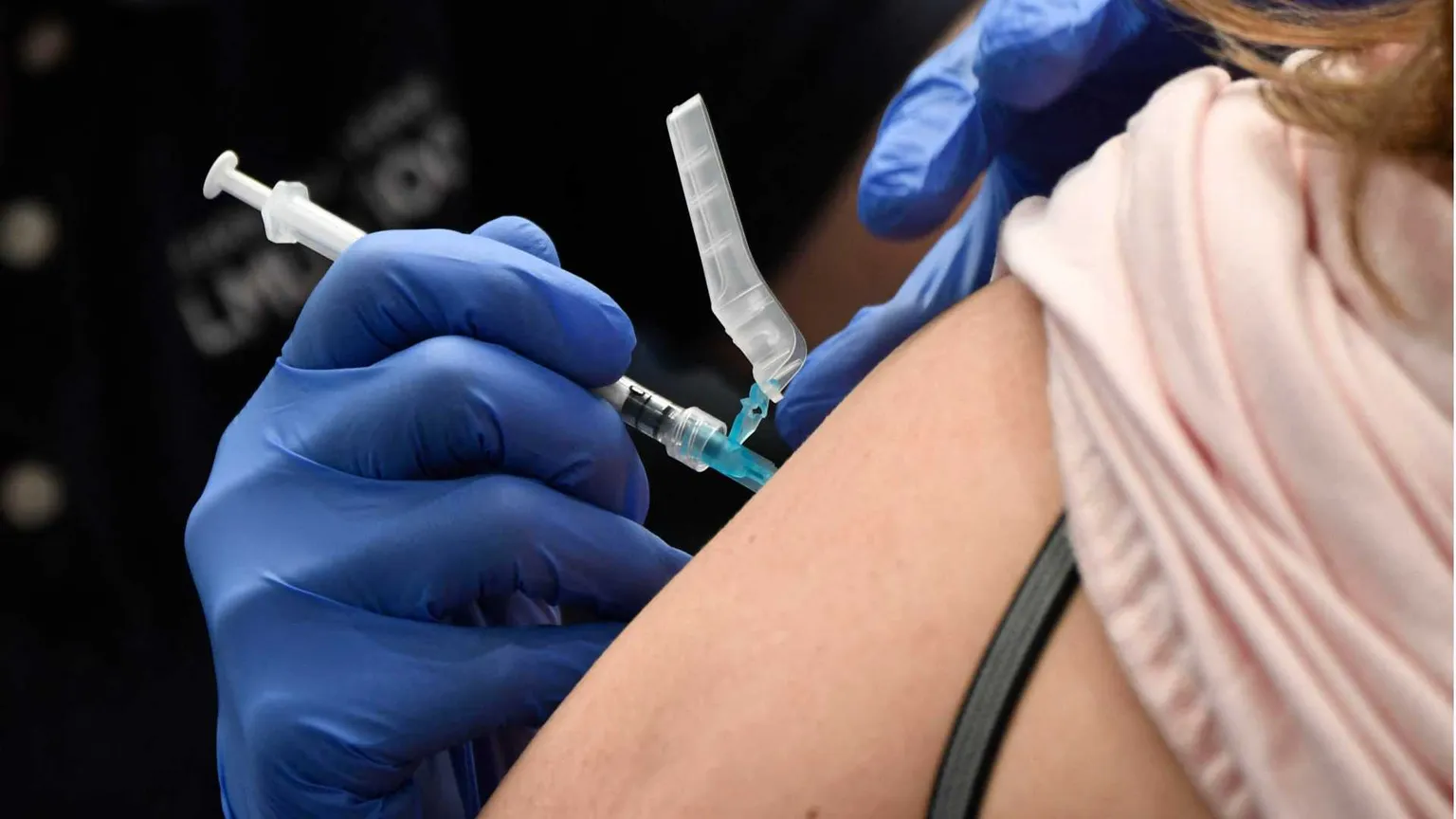 Covid e vaccini: ma i medici radiati vanno reintegrati?