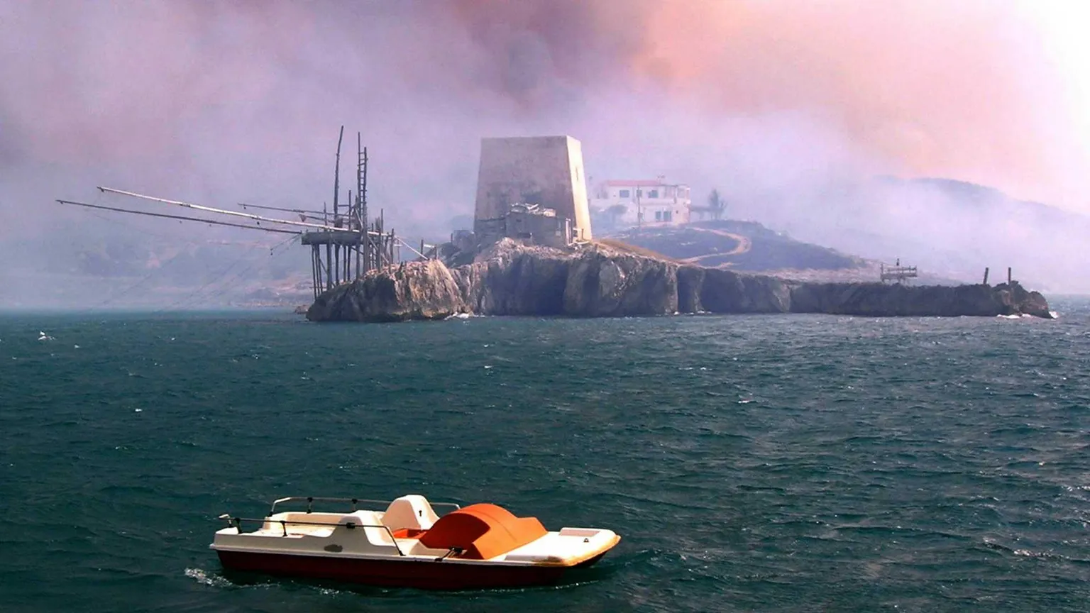 «Dolosi gli incendi sul Gargano». E ora il caldo minaccia nuovi fronti