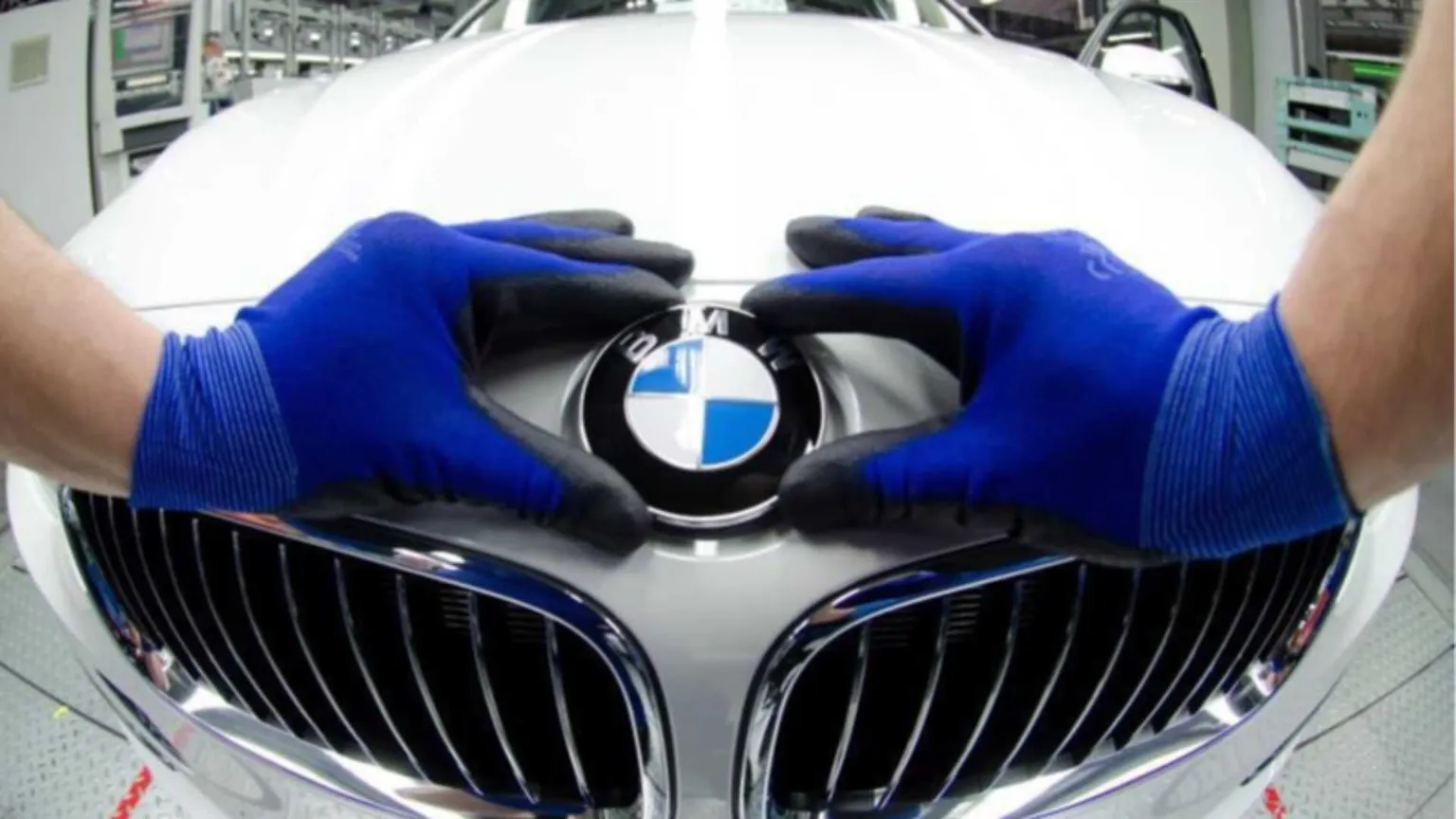 La crisi dell'auto tedesca tocca anche la Bmw: tagli di 8.000 dipendenti entro fine 2027