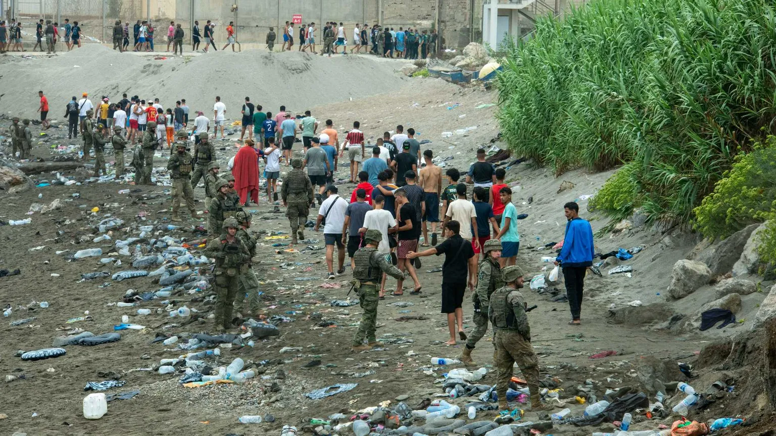 Come pecore
tra i potenti. La moltitudine di Ceuta e noi credenti