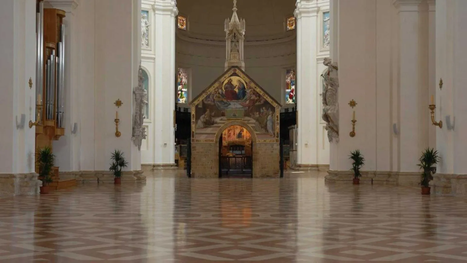 La Chiesa della Porziuncola custodita a Santa Maria degli Angeli @Vatican media