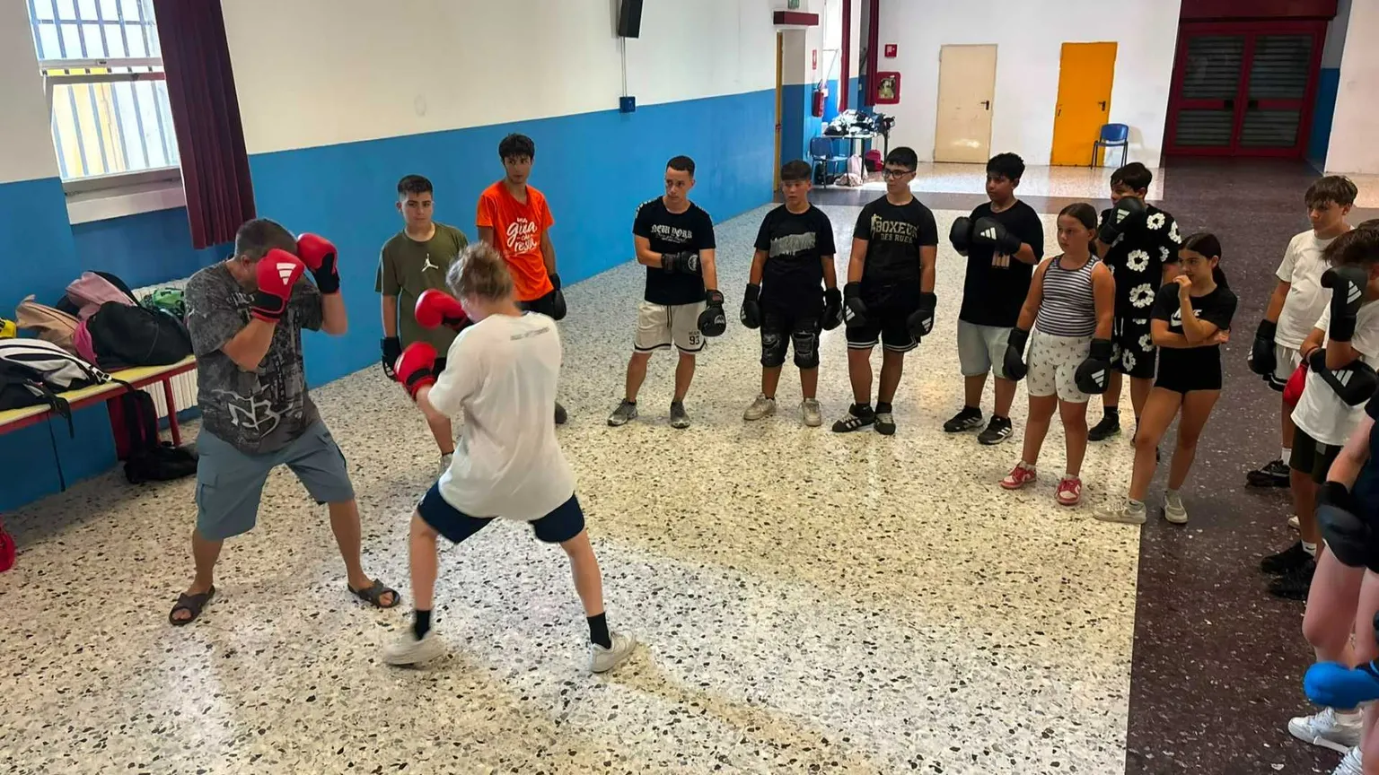 “Un gancio da Dio”: all'oratorio i corsi di boxe per ragazzi (ma le ragazze sono di più)