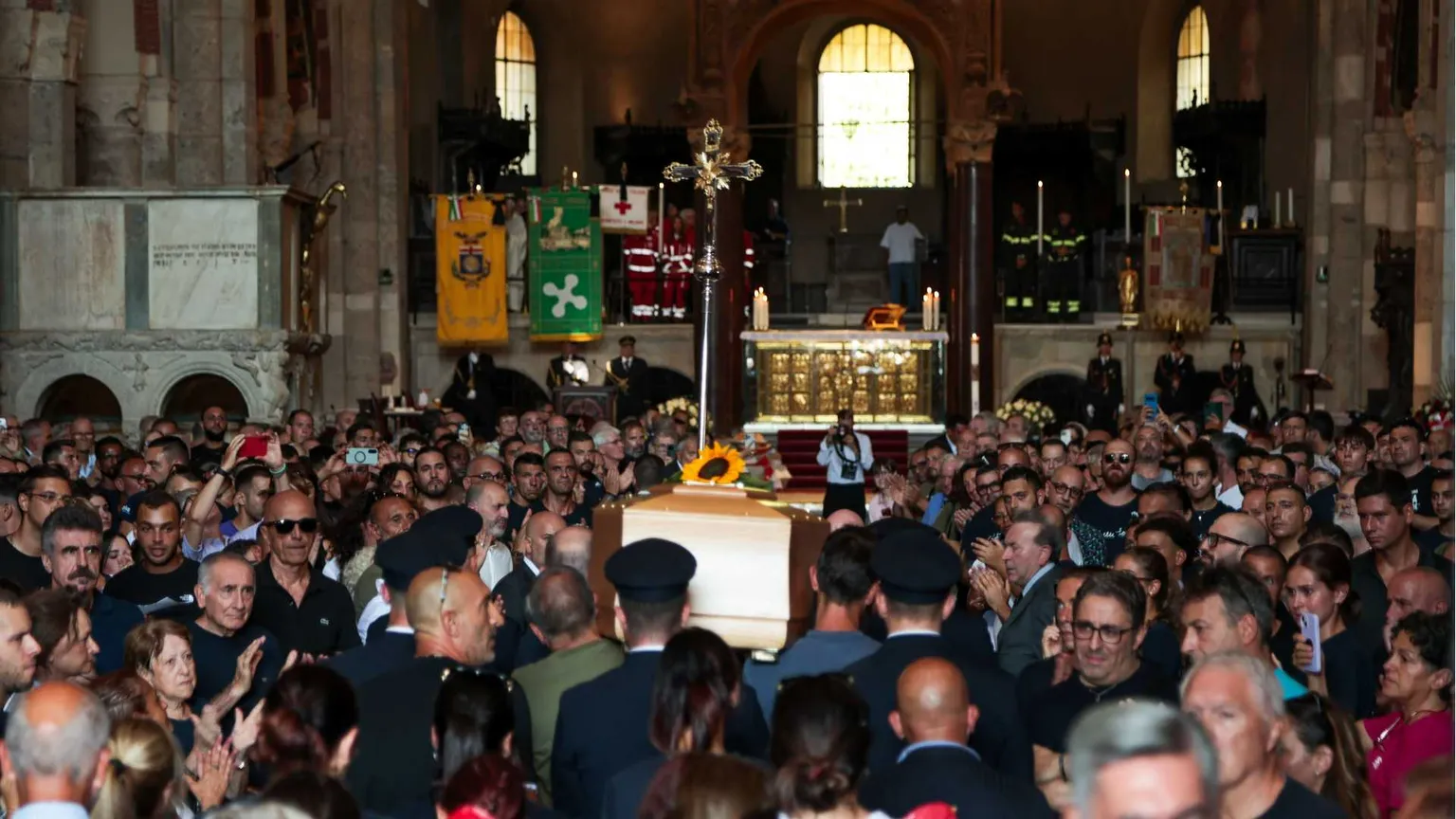 I funerali di don Mazzi e la sua "preghiera del ciao"